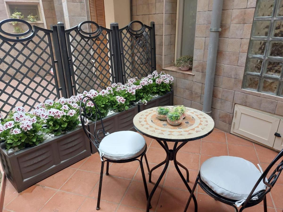 Suite Del Conservatorio Nel Centro Storico Лече Екстериор снимка