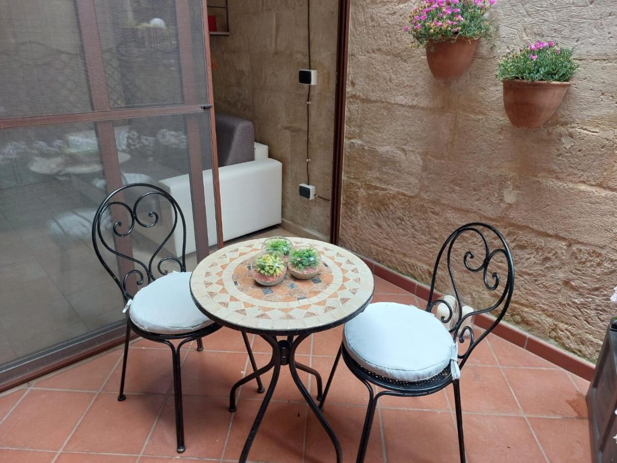Suite Del Conservatorio Nel Centro Storico Лече Екстериор снимка