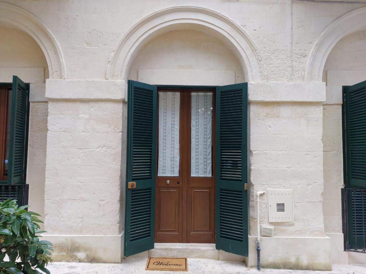 Suite Del Conservatorio Nel Centro Storico Лече Екстериор снимка