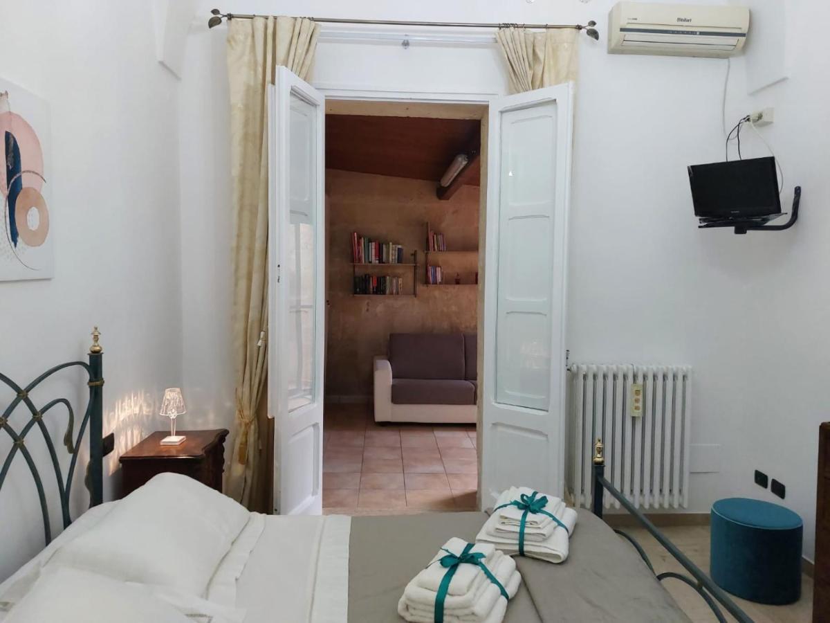 Suite Del Conservatorio Nel Centro Storico Лече Екстериор снимка