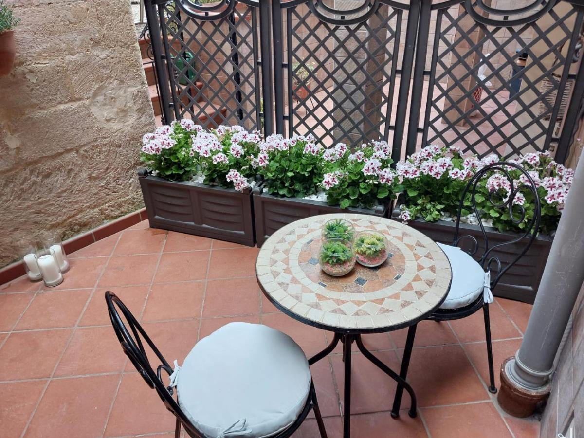 Suite Del Conservatorio Nel Centro Storico Лече Екстериор снимка